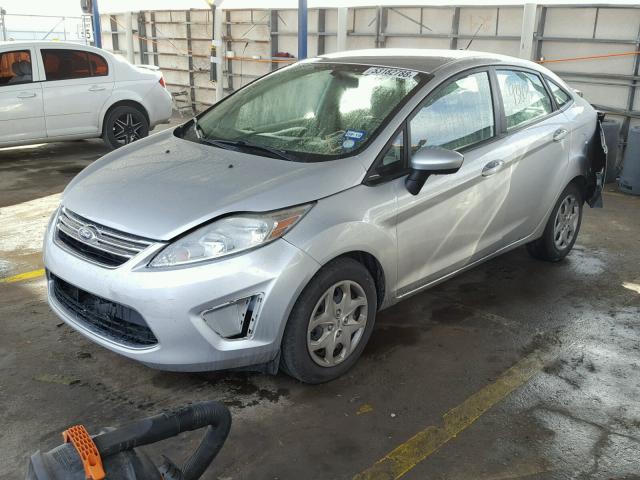 3FADP4BJ8CM158829 - 2012 FORD FIESTA SE SILVER photo 2