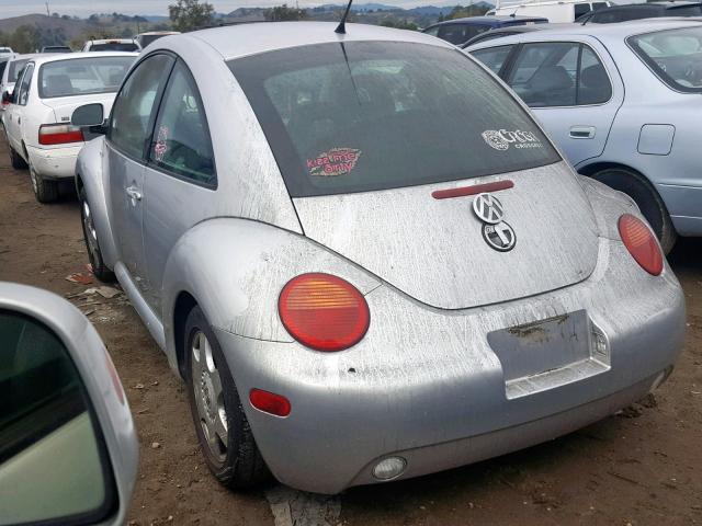 3VWCC21C8YM469741 - 2000 VOLKSWAGEN NEW BEETLE SILVER photo 3