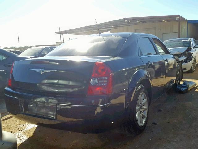 2C3KA43R08H312919 - 2008 CHRYSLER 300 LX BLACK photo 4