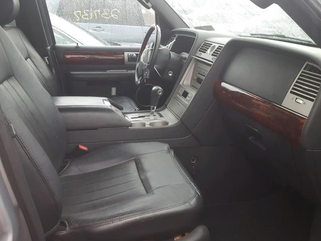 5LMFU28516LJ18956 - 2006 LINCOLN NAVIGATOR ნაცრისფერი ფოტო 5