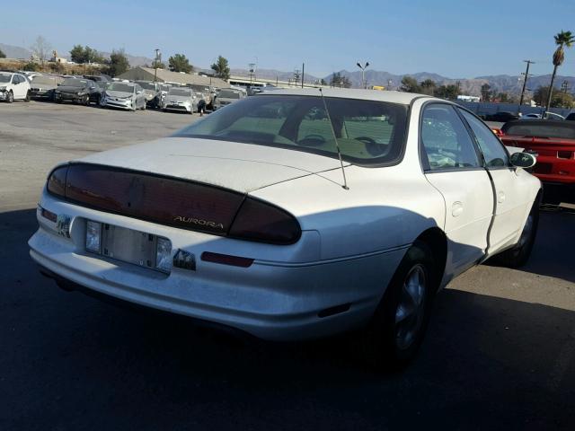 1G3GR62C0W4125127 - 1998 OLDSMOBILE AURORA WHITE photo 4