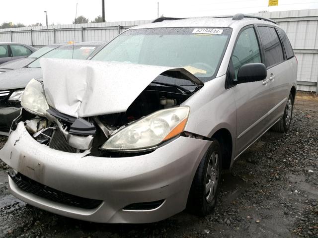 5TDZA23C36S432772 - 2006 TOYOTA SIENNA CE/ SILVER photo 2