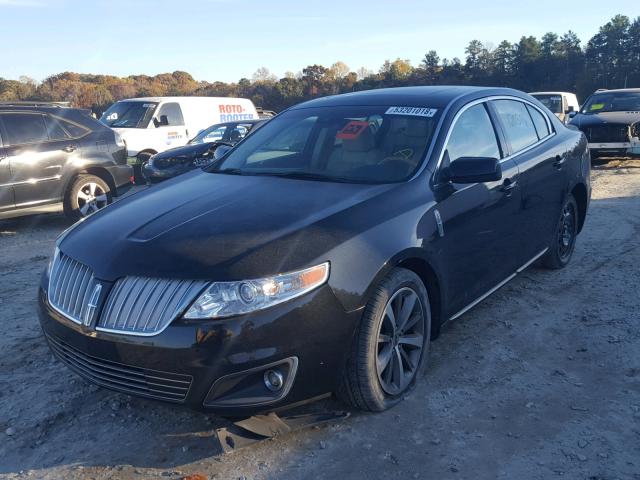 1LNHM93R29G609533 - 2009 LINCOLN MKS BLACK photo 2