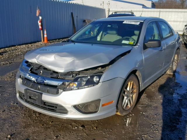 3FAHP0GA0CR215532 - 2012 FORD FUSION S SILVER photo 2