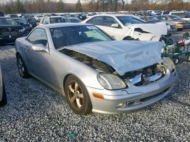 WDBKK65F92F255554 - 2002 MERCEDES-BENZ SLK 320 SILVER photo 1