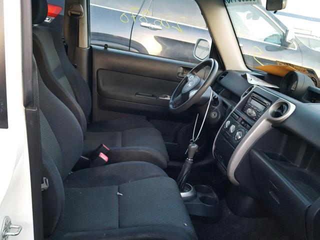 JTLKT334964085331 - 2006 TOYOTA SCION XB Ақ фото 5