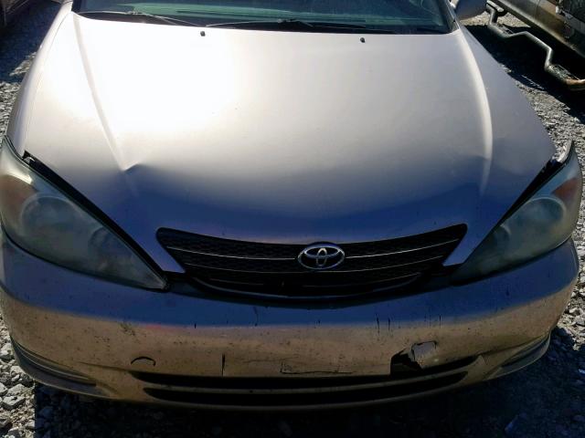 4T1BE32K43U654132 - 2003 TOYOTA CAMRY LE GOLD photo 7