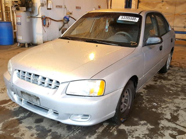 KMHCG45C11U166052 - 2001 HYUNDAI ACCENT GL SILVER photo 2