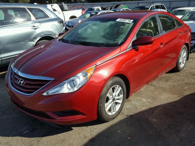 5NPEB4AC7BH181295 - 2011 HYUNDAI SONATA GLS RED photo 2