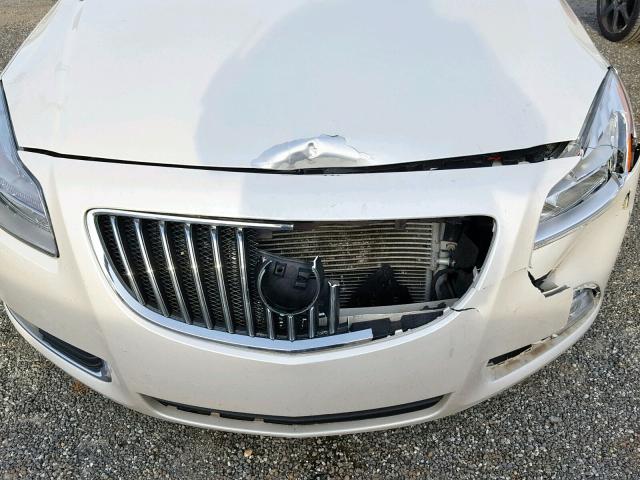 2G4GR5ER2D9237251 - 2013 BUICK REGAL WHITE photo 9