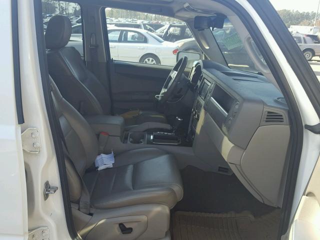 1J8HH48N08C153385 - 2008 JEEP COMMANDER WHITE photo 5
