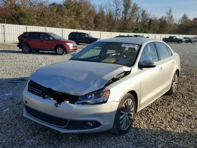 3VWLX7AJ4BM372186 - 2011 VOLKSWAGEN JETTA SEL SILVER photo 2