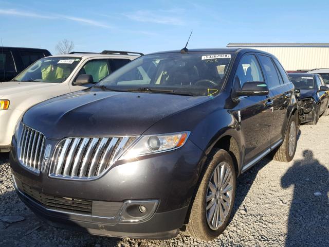 2LMDJ8JK0EBL08255 - 2014 LINCOLN MKX BLUE photo 2