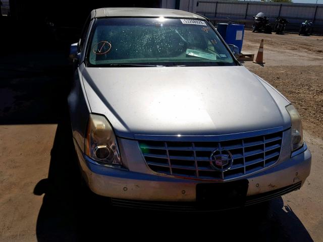 1G6KD57Y96U180492 - 2006 CADILLAC DTS SILVER photo 9