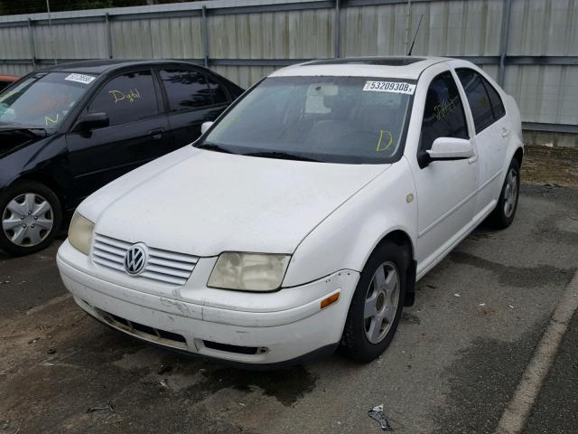 3VWSF29M2YM120106 - 2000 VOLKSWAGEN JETTA GLS WHITE photo 2