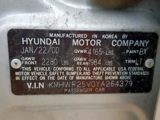 KMHWF25V0YA254379 - 2000 HYUNDAI SONATA BAS SILVER photo 10