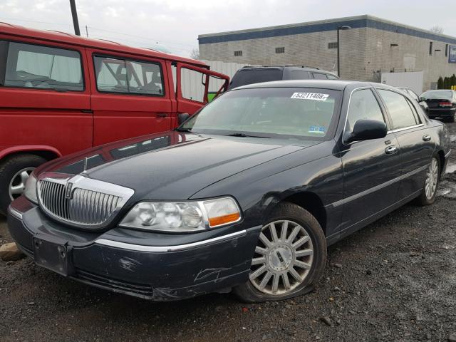 1LNHM81W73Y625831 - 2003 LINCOLN TOWN CAR E GREEN photo 2