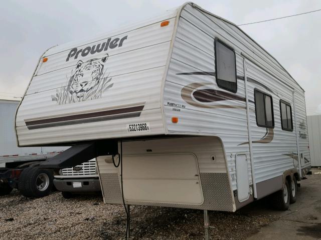 1EC5B252X41593883 - 2004 FLEETWOOD PROWLER  WHITE photo 2