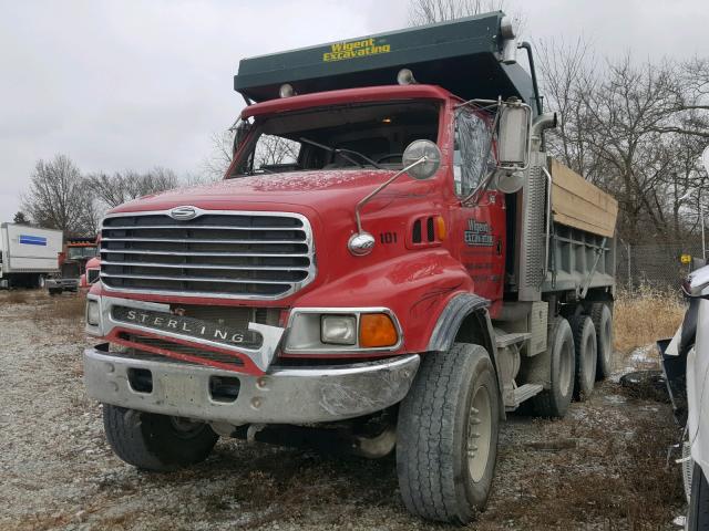 2FZHAZDEX5AN71181 - 2005 STERLING TRUCK LT 9500 RED photo 2