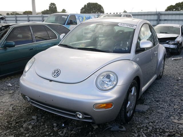 3VWCC21CXYM499632 - 2000 VOLKSWAGEN NEW BEETLE SILVER photo 2