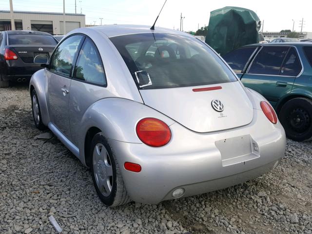 3VWCC21CXYM499632 - 2000 VOLKSWAGEN NEW BEETLE SILVER photo 3