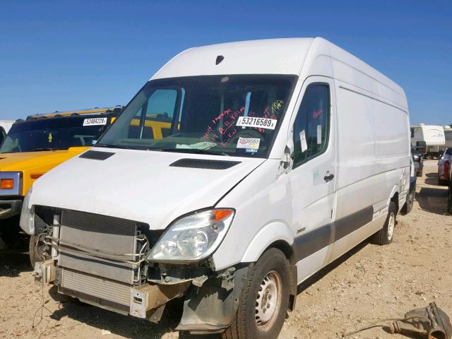 WD3PE8CB9B5565584 - 2011 MERCEDES-BENZ SPRINTER 2 WHITE photo 2