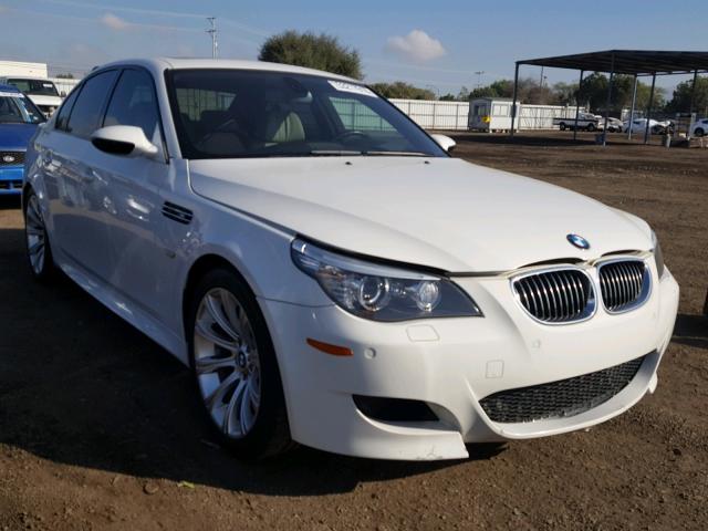 WBSNB93558CX09683 - 2008 BMW M5 WHITE photo 1