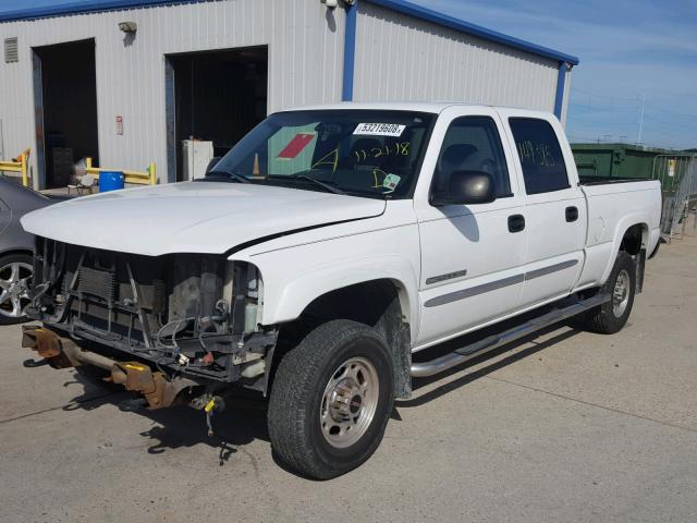 1GTHC23U84F102153 - 2004 GMC SIERRA C25 WHITE photo 2