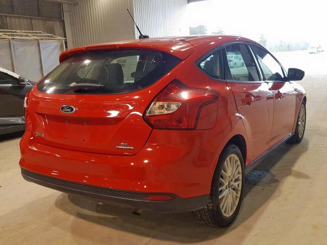 1FADP3K27DL117632 - 2013 FORD FOCUS SE RED photo 4