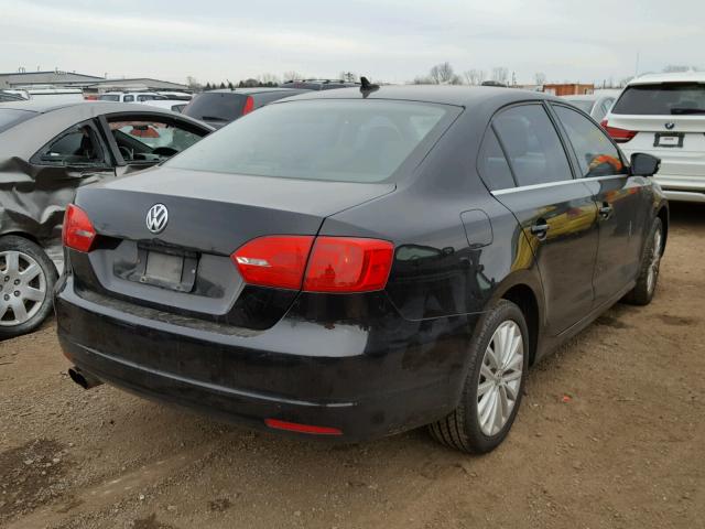 3VWLX7AJ1BM352767 - 2011 VOLKSWAGEN JETTA SEL BLACK photo 4