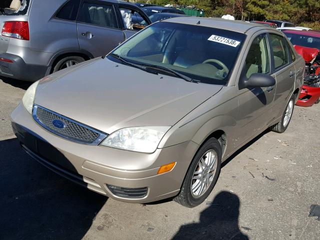 1FAFP34N36W204817 - 2006 FORD FOCUS ZX4 GOLD photo 2