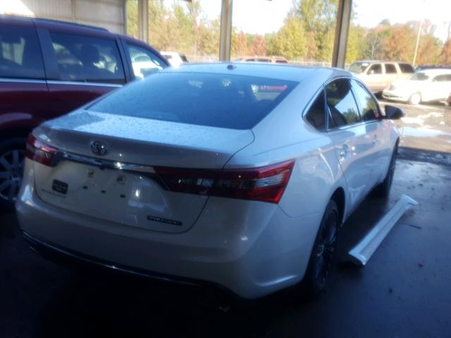 4T1BK1EB8JU265371 - 2018 TOYOTA AVALON XLE WHITE photo 4