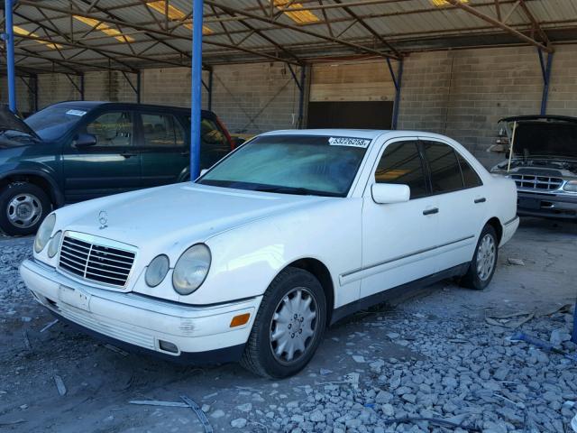 WDBJF65H8XA865337 - 1999 MERCEDES-BENZ E 320 WHITE photo 2