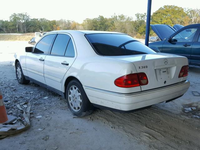 WDBJF65H8XA865337 - 1999 MERCEDES-BENZ E 320 WHITE photo 3