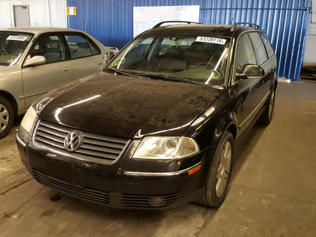 WVWYU63B75E107922 - 2005 VOLKSWAGEN PASSAT GLX BLACK photo 2