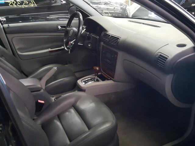 WVWYU63B75E107922 - 2005 VOLKSWAGEN PASSAT GLX BLACK photo 5