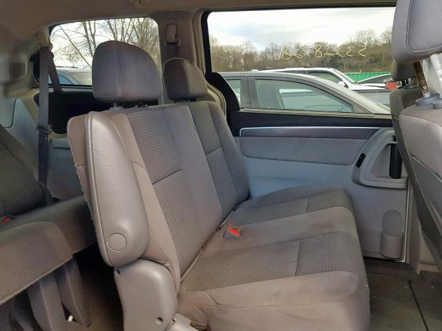 2V8HW44149R579593 - 2009 VOLKSWAGEN ROUTAN S WHITE photo 6