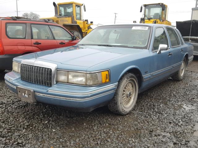 1LNLM81WXPY694898 - 1993 LINCOLN TOWN CAR E BLUE photo 2