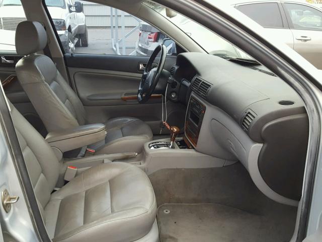 WVWWH23B3YE279194 - 2000 VOLKSWAGEN PASSAT GLX 银色 照片 5