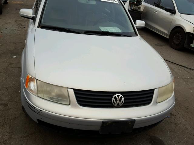 WVWWH23B3YE279194 - 2000 VOLKSWAGEN PASSAT GLX 银色 照片 9
