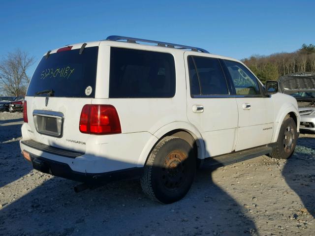 5LMFU28515LJ10127 - 2005 LINCOLN NAVIGATOR Ақ фото 4