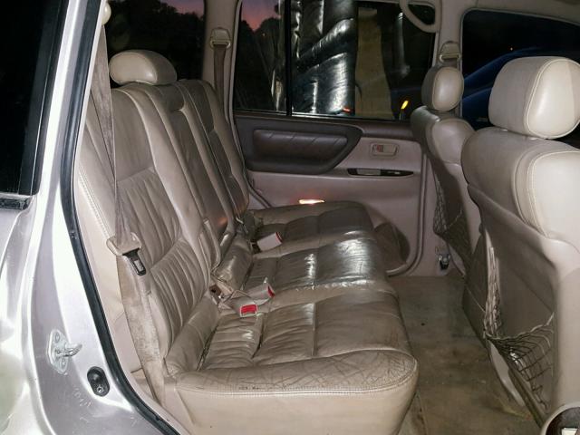 JTEHT05J222021950 - 2002 TOYOTA LAND CRUIS SILVER photo 6