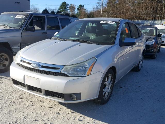 1FAHP36N29W128159 - 2009 FORD FOCUS SES SILVER photo 2