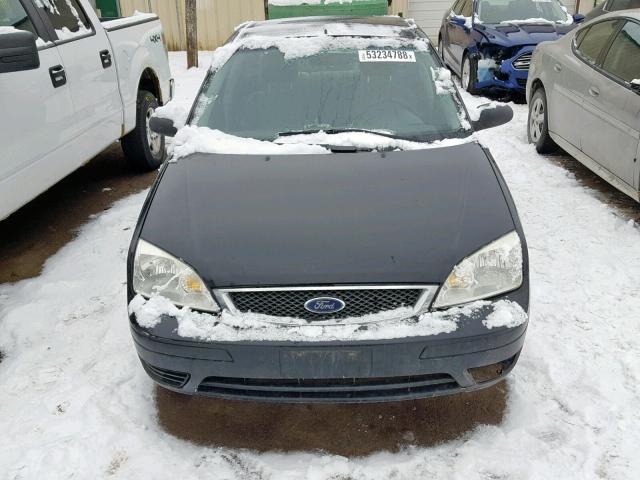 1FAHP34N56W114500 - 2006 FORD FOCUS ZX4 BLACK photo 9