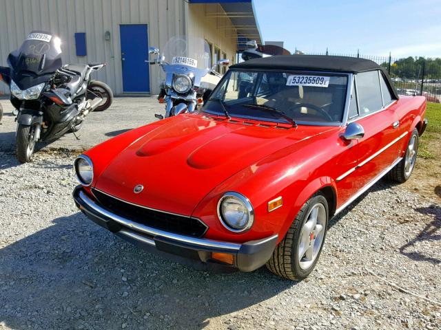 124CS000173708 - 1980 FIAT 124 SPIDER RED photo 2