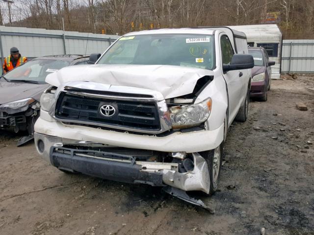 5TFLU5F13DX029911 - 2013 TOYOTA TUNDRA WHITE photo 2