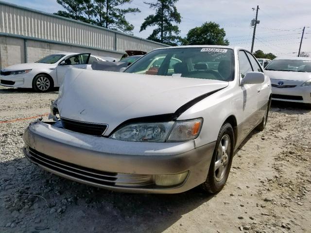 JT8BF22G5V0012776 - 1997 LEXUS ES 300 WHITE photo 2