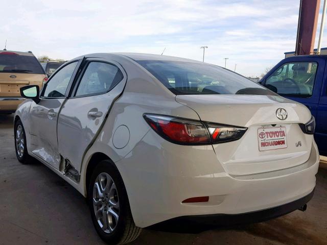 3MYDLBZV7GY107146 - 2016 TOYOTA SCION IA WHITE photo 3