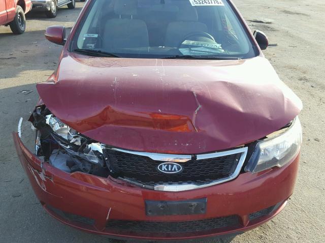 KNAFU4A21B5448420 - 2011 KIA FORTE EX RED photo 9