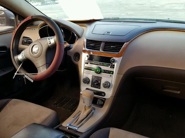 1G1ZH57B69F140870 - 2009 CHEVROLET MALIBU 1LT GREEN photo 9